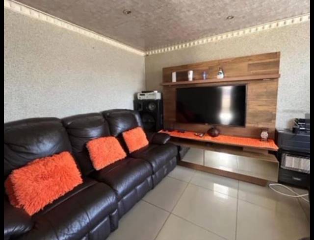 7 BEDROOM HOUSE FOR SALE IN PAYNEVILLE